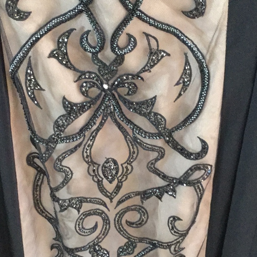 Dress - Picture 6 of 9